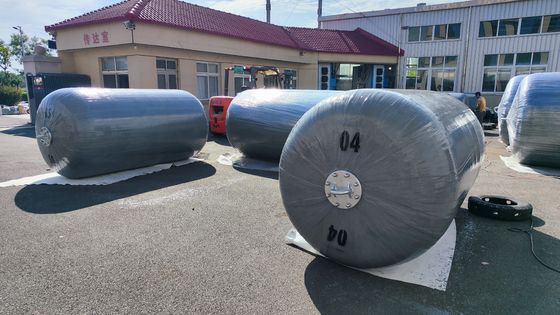 Qualité Excellente performance et caractéristiques colorées Fender rempli de mousse avec chaînes galvanisées à chaud usine