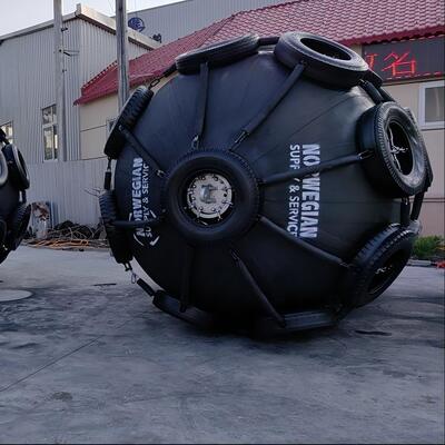 Qualité Net Type Pneumatic Rubber Fender Diameter 0.5m To 4.5m Marine Fender System Designed To Provide Superior Dock Protection usine