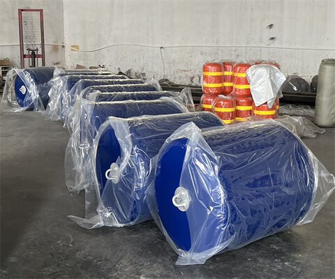 Qualité Custom Manufacturing Foam Filled Fender with ISO17357 Standard and 0.5-4.8m Diameter for Marine Applications usine