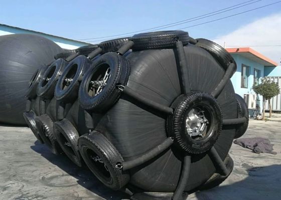 Qualité Hot Dip Galvanized Foam Filled Fender with 10 Years Using Life and High Energy Absorption for Marine Safety usine