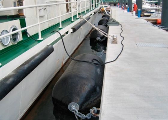 Qualité Marine Fender with High Energy Absorption Capacity UV Resistant And Corrosion Resistant Foam Filled Fender with 24 Months Warranty usine