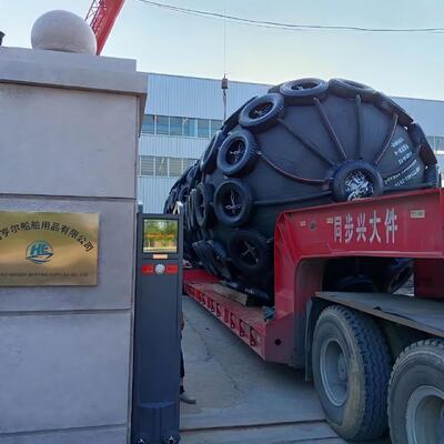 Qualité Pneumatic Rubber Fender For Marine Service usine