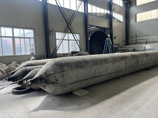 Qualité Marine Rubber Airbag with Rapid Inflation Manifold for Simultaneous Multi Unit Operation in 0.8-3 M Diameter usine