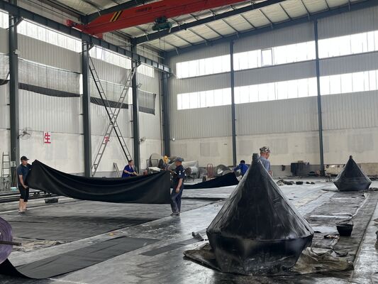 Qualité Marine Rubber Airbag with High Grip Surface Pattern for Stable Shipyard Positioning in 0.8-3 M Diameter and 4-25 M Length usine