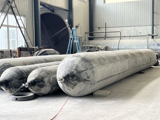 Qualité Marine Rubber Airbag with Stainless Steel Mounting Hardware for Corrosion Free Installation usine