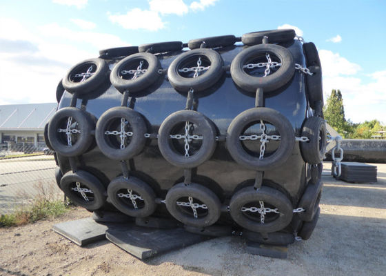 Qualité Custom Manufacturing ISO 17357 Standard Foam Filled Fender with 0.5 M~4.8 M Diameter for Marine Applications usine