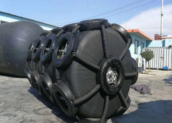 Qualité Low Maintenance Required UV Resistant And Corrosion Resistant Foam Filled Fender with High Energy Absorption Capacity for Marine Floating Fender usine