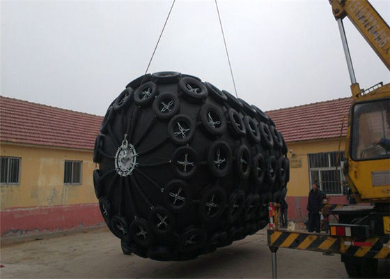 Qualité Le caoutchouc naturel Marine Fender Durable pneumatique 0.05MPa et 0.08MPa pour Pier And Vessels usine