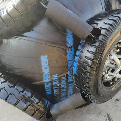 Qualité Type amortisseur en caoutchouc de bateau flottant Marine Fenders en caoutchouc gonflable usine