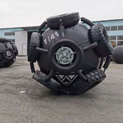 Qualité Type amortisseur en caoutchouc de bateau flottant Marine Fenders en caoutchouc gonflable usine