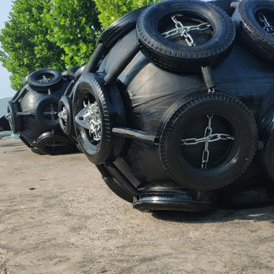 Qualité Les amortisseurs BV remplie de mousse de dock de Marine Pneumatic Rubber Fender Yokohama ont délivré un certificat usine