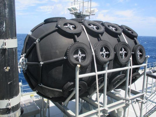 Qualité Amortisseur marin en caoutchouc net de l'amortisseur 2000x4000mtr 50kpa Pnuematic de dock de pneu usine