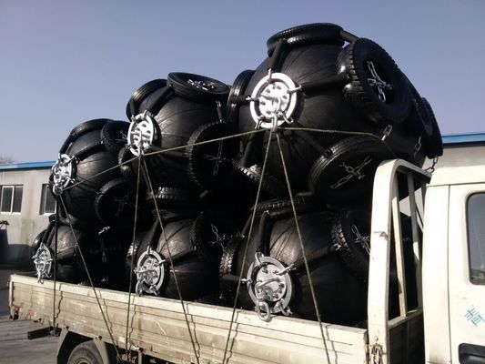 Qualité Filets de corde flottant le type pneumatique amortisseur de Marine Fender d d'amortisseurs en caoutchouc pneumatiques usine