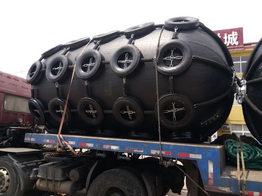 Qualité Filets de corde flottant le type pneumatique amortisseur de Marine Fender d d'amortisseurs en caoutchouc pneumatiques usine