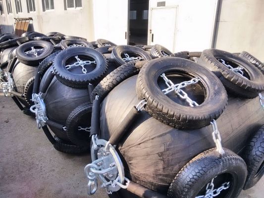 Qualité Filet pneumatique de flottement gonflable de Yokohama Marine Rubber Fender With Chain usine