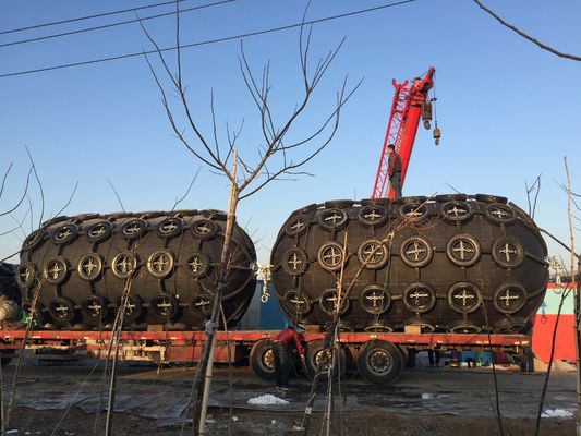 Qualité Amortisseurs en caoutchouc pneumatiques de Mat With Rope Net Pneumatic d'amortisseur en caoutchouc de bateau usine