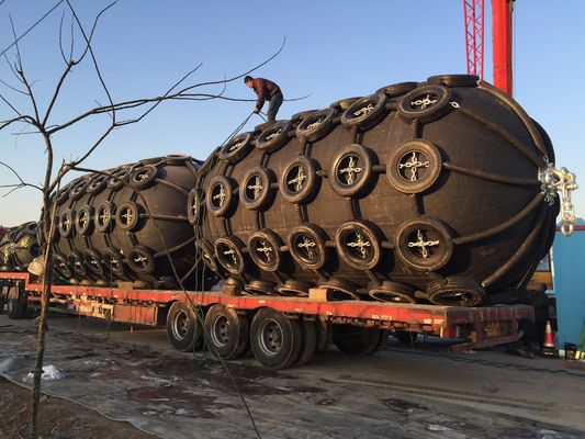 Qualité Amortisseurs en caoutchouc pneumatiques de Mat With Rope Net Pneumatic d'amortisseur en caoutchouc de bateau usine