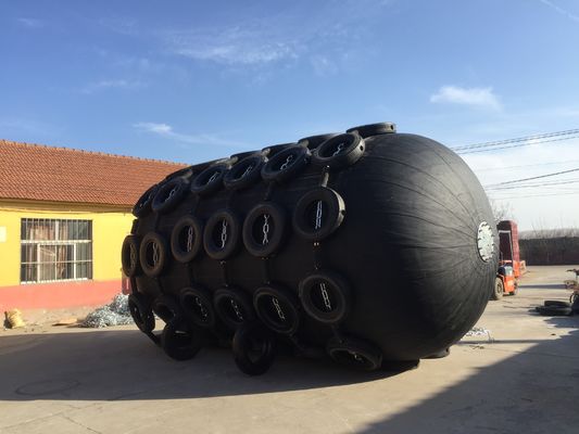 Qualité Défenses de navire à excellente capacité d'absorption des chocs avec pression de gonflage de 50 kPa et performance usine