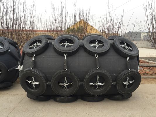 Qualité Anti-collision navire à navire bateau de pêche Fender en caoutchouc marin usine