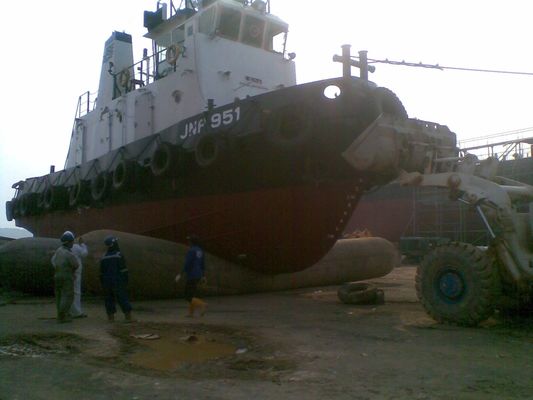 Qualité Le caoutchouc naturel Marine Inflatable Roller Ship Launching Marine Airbag usine