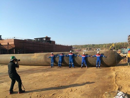 Qualité Airbags de lancement de levage lourds 7layers 1.5*15m du bateau ISO14409 usine