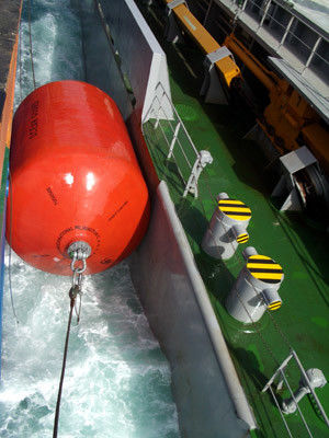 Qualité Amortisseur rempli de mousse de flottement de polyuréthane d'amortisseur en caoutchouc pneumatique de bateau de D1200*2000L usine