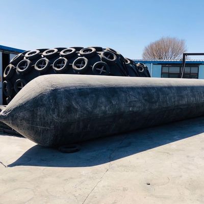 Qualité Airbag en caoutchouc marin gonflé avec de l'air comprimé Idéal pour les applications de levage et de lancement en mer usine