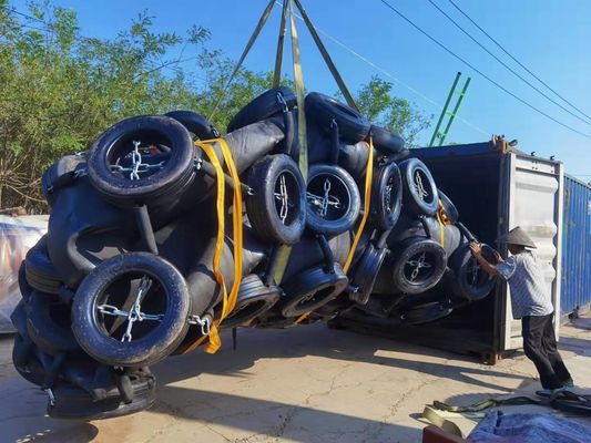 Qualité Amortisseur en caoutchouc pneumatique de Marine Fender Inflatable Floating Yokohama avec le filet à chaînes usine