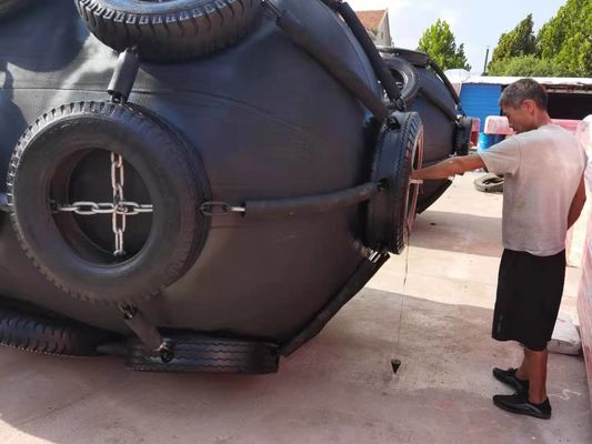 Qualité Type bateau en caoutchouc pneumatique Marine Rubber Fender de Yokohama d'amortisseur usine