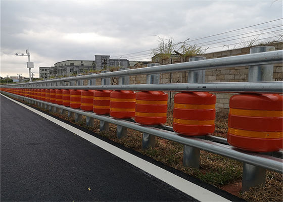 Qualité Garde Rails de rouleau d'absorption d'énergie de barrière de rouleau d'EVA Filled Eco Material Safety usine