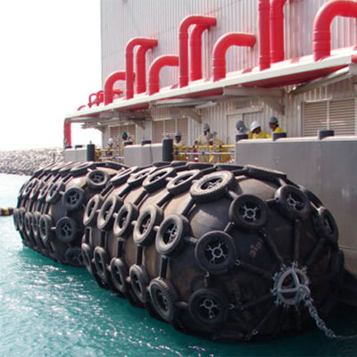 Qualité Utilisation pneumatique d'ISO17357 50KPA/80KPA Marine Rubber Fender Durable In usine