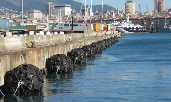 Qualité Utilisation pneumatique d'ISO17357 50KPA/80KPA Marine Rubber Fender Durable In usine