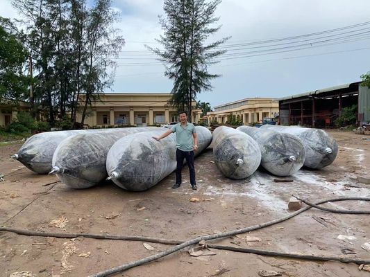 Qualité D1.5*L12 navire Marine Rubber Airbags For Heavy se soulevant et lancement de bateau usine