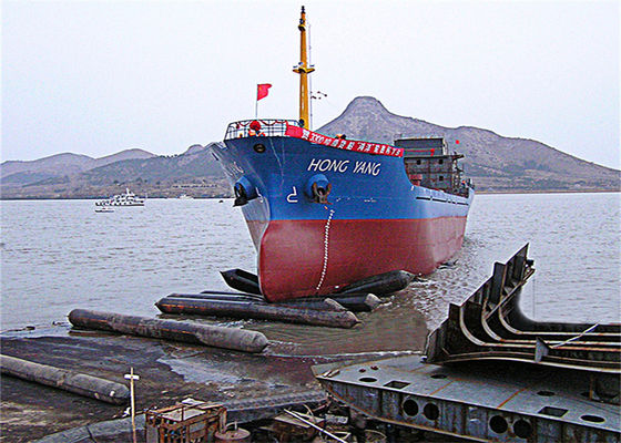 Qualité Marine Rubber Airbag with Anti Static Discharge Valve for Flammable Cargo Areas, 0.8-3 M Diameter and 4-25 M Length usine