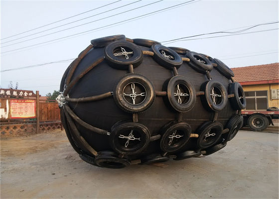 Qualité ISO17357 flottant l'amortisseur de Yokohama pour la protection de bateau de dock usine