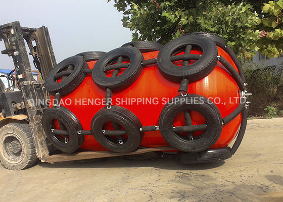 Qualité Design Using Life 10 to 15 years Cylindrical Marine Fender Customized Height Durable Impact Protection for Harbors Ports and Ships usine