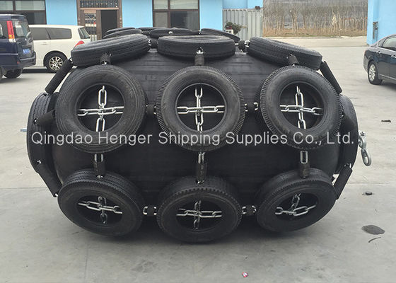 Qualité ISO17357 Compliant Pneumatic Rubber Fender with Customized 0.3-4.8 M Size and 50kpa & 80kpa Pressure for Marine Applications usine