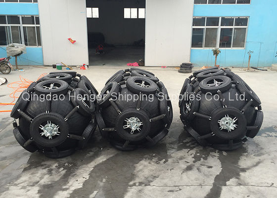 Qualité ISO17357 Compliant Pneumatic Rubber Fender with Customized 0.3-4.8 M Size and 50kpa & 80kpa Pressure for Marine Applications usine