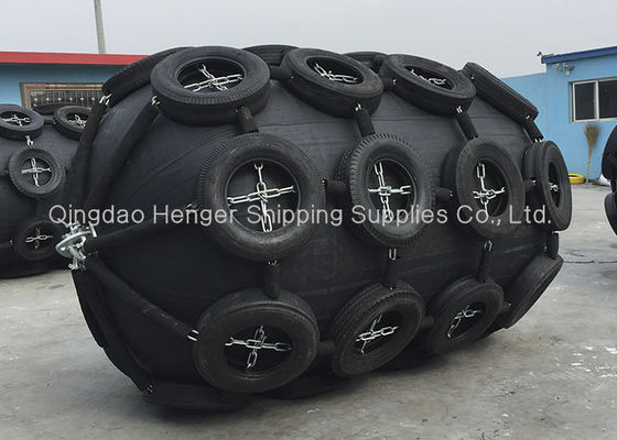 Qualité Défenses en caoutchouc pneumatiques ISO 17357 avec chaîne et enveloppe de pneus pour applications maritimes usine