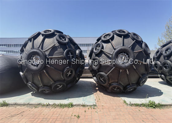 Qualité ISO 17357 Compliant Natural Rubber Pneumatic Rubber Fender with 50Kpa/80kpa Working Pressure for Marine Protection usine