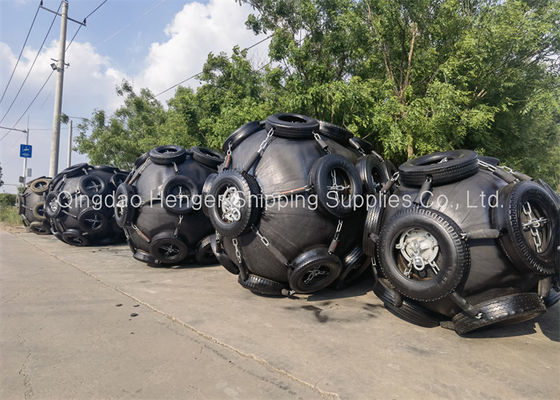 Qualité ISO 17357 Compliant Natural Rubber Pneumatic Rubber Fender with 50Kpa/80kpa Working Pressure for Marine Protection usine